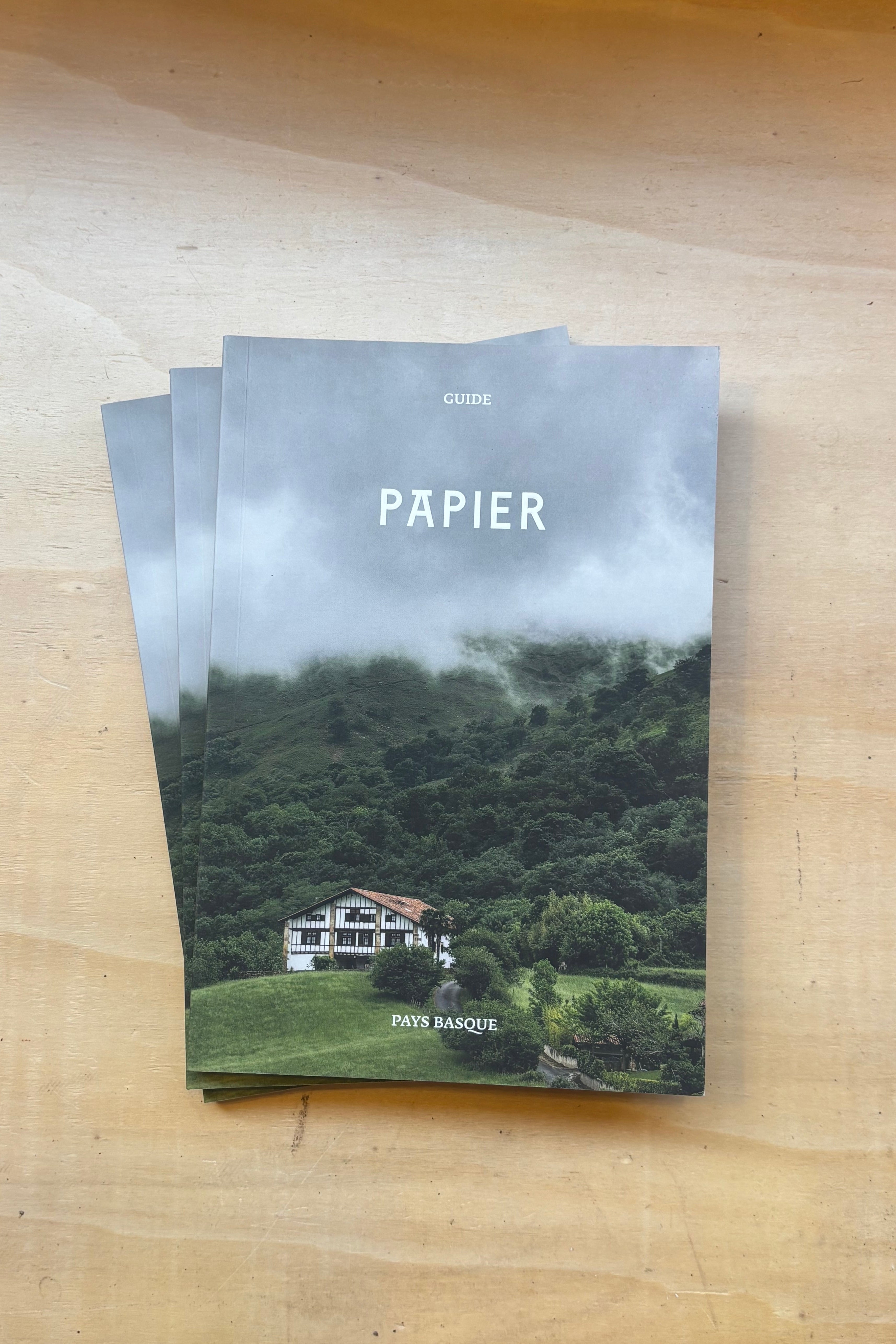 Guide Papier・Pays Basque