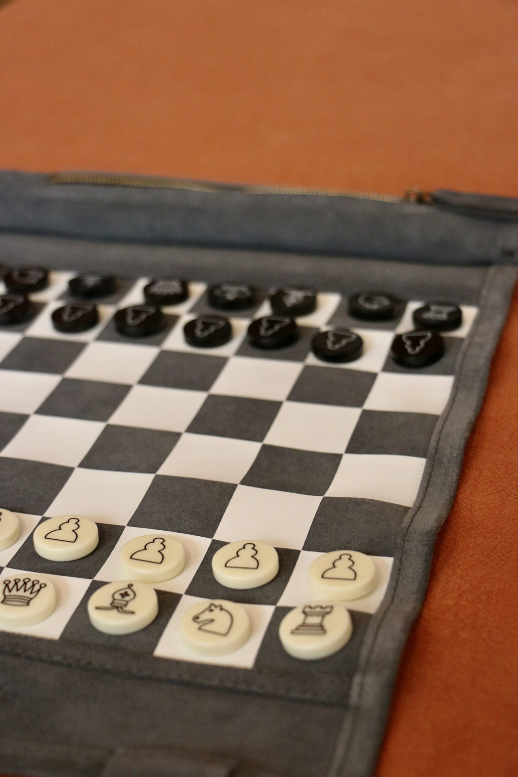 Travel chessboard