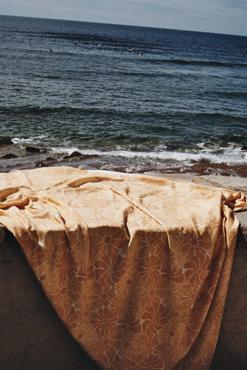 LAZY DAYS FUTA · Linen