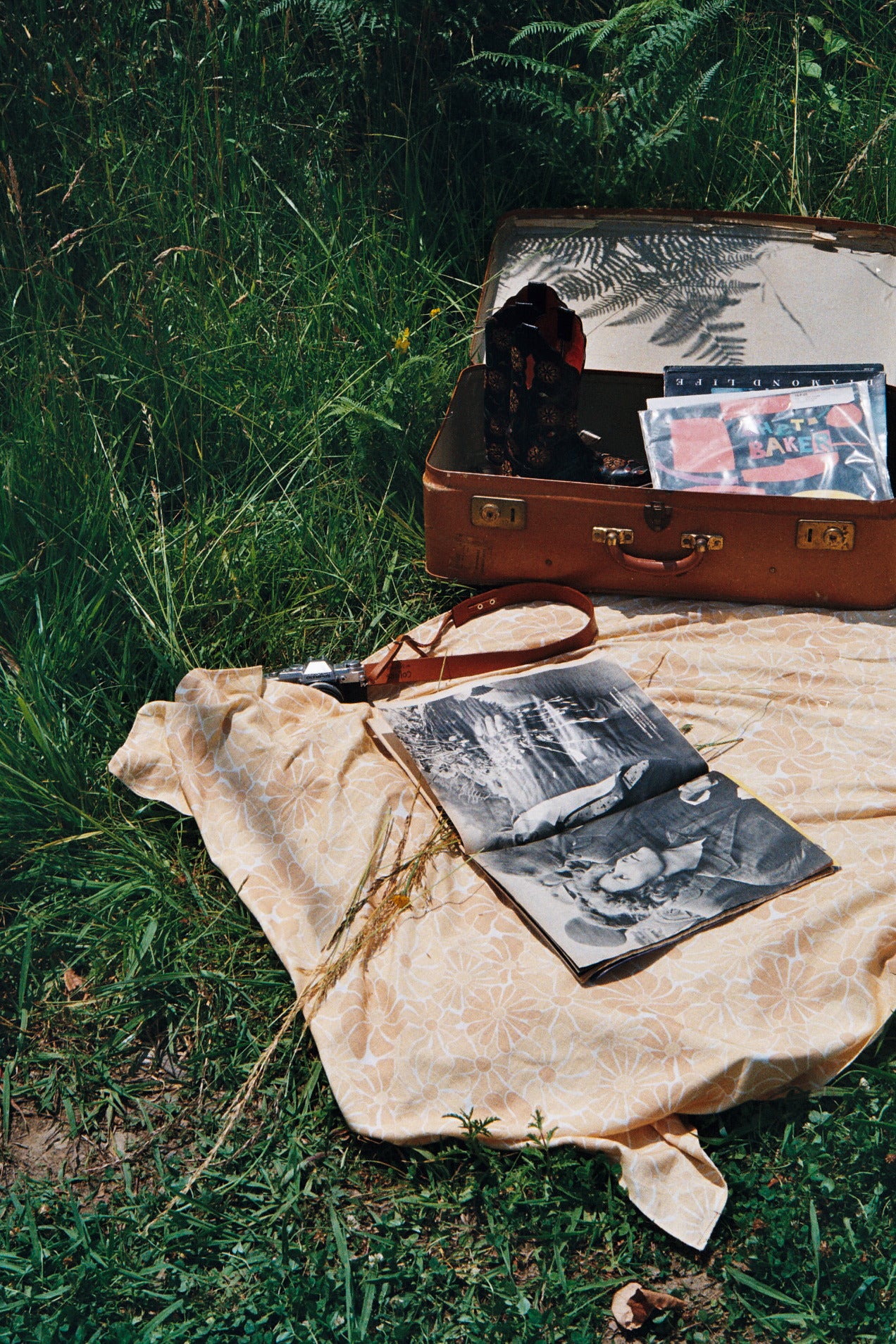 LAZY DAYS FUTA · Linen